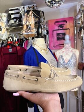 Chic Tan Suede Lands End Loafer